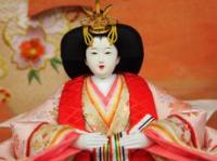 ひな人形　「彩麗」　横幅65㎝の明るい三段飾りです。