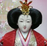 ひな人形　「紗瑛」　  西陣織の衣装で純和風な三段飾りです。