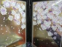 平安豊久　ひな人形　「桜恵祥」　本物の桜を使用した押し花屏風です。
