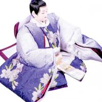 「あおい」　豪華な衝立屏風が美しい収納タイプのおひな様です。