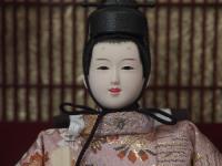 「ひとみ」　おごそかなお着物が美しい  芥子親王六角アクリルケース飾り