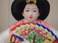 「桃華」　コンパクトながらお道具にこだわったおひな様です。 　小芥子親王アクリルケース飾り
